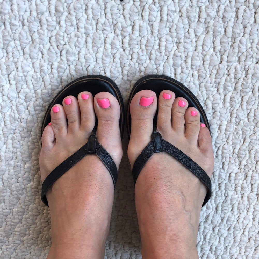 Black sparkly flip flops